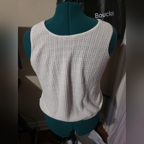 White Crochet Tank Top - Picture 2 of 4